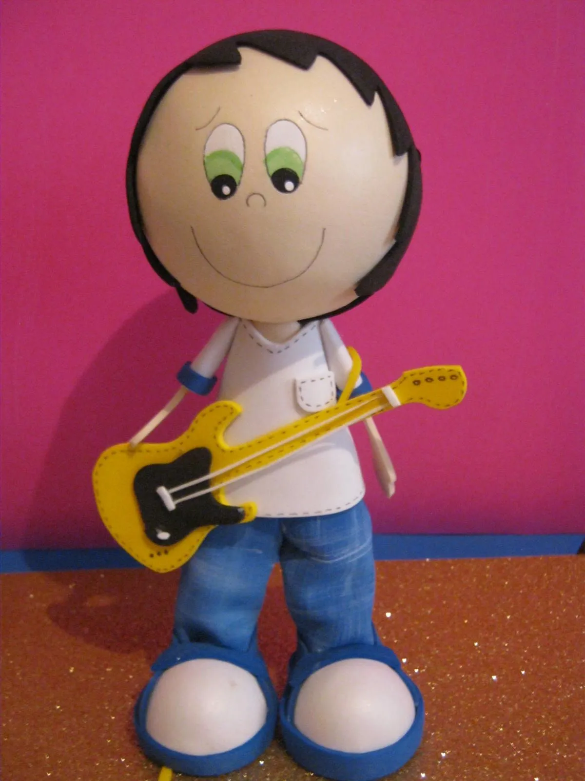 Mis Fofuchas 2013 Artfoamicol: Fofucho Guitarrista Con Jeans De ...