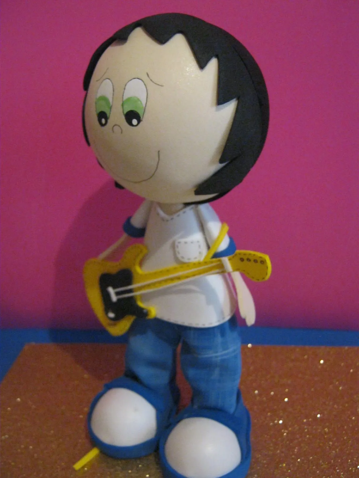 Mis Fofuchas 2013 Artfoamicol: Fofucho Guitarrista Con Jeans De ...