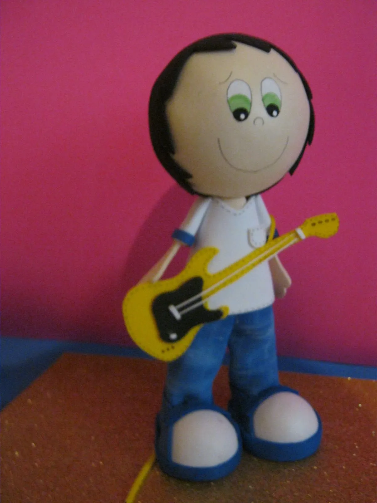 Mis Fofuchas 2013 Artfoamicol: Fofucho Guitarrista Con Jeans De ...