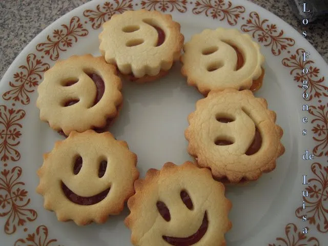 Los Fogones de Luisa: CARITAS DE GALLETA Y CUMPLES