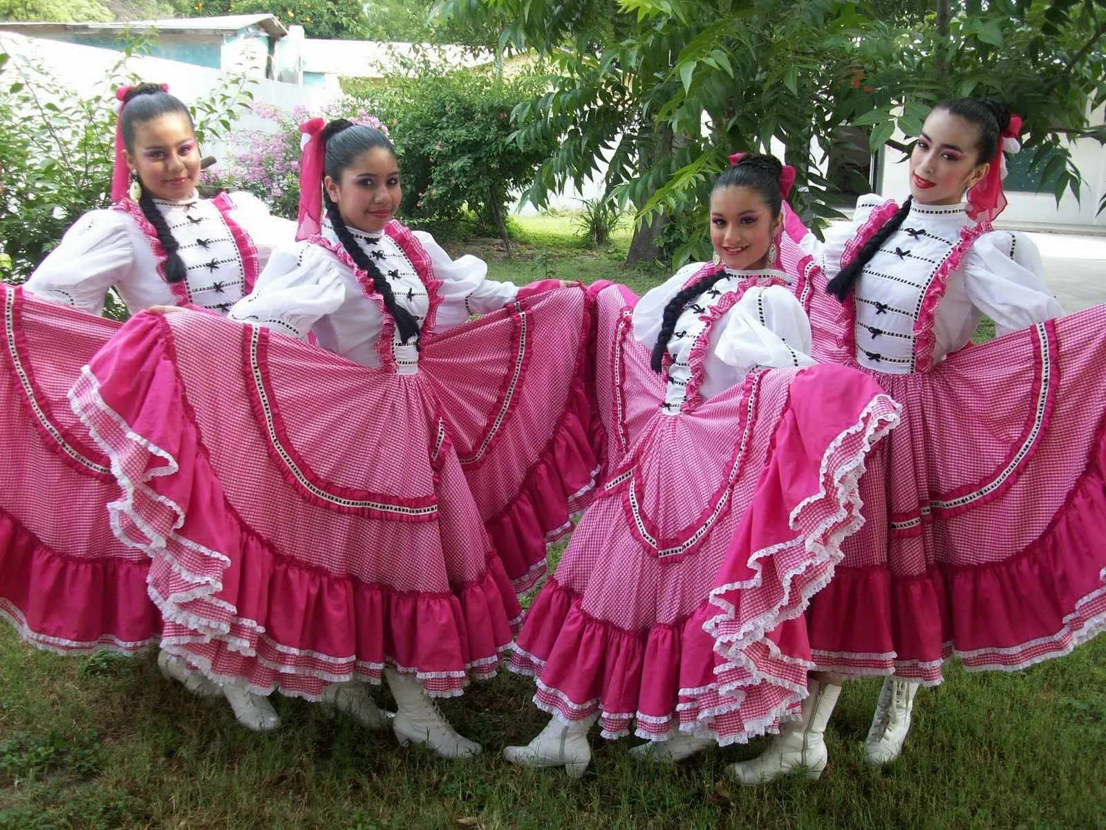 Folklorico Aztlan: agosto 2010