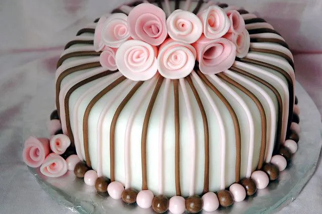 Fondant Cakes and Flowers - a gallery on Flickr