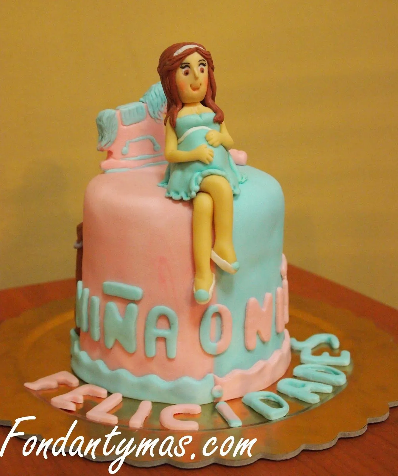 fondant y más: Tarta para celebrar un embarazo (Con figura ...