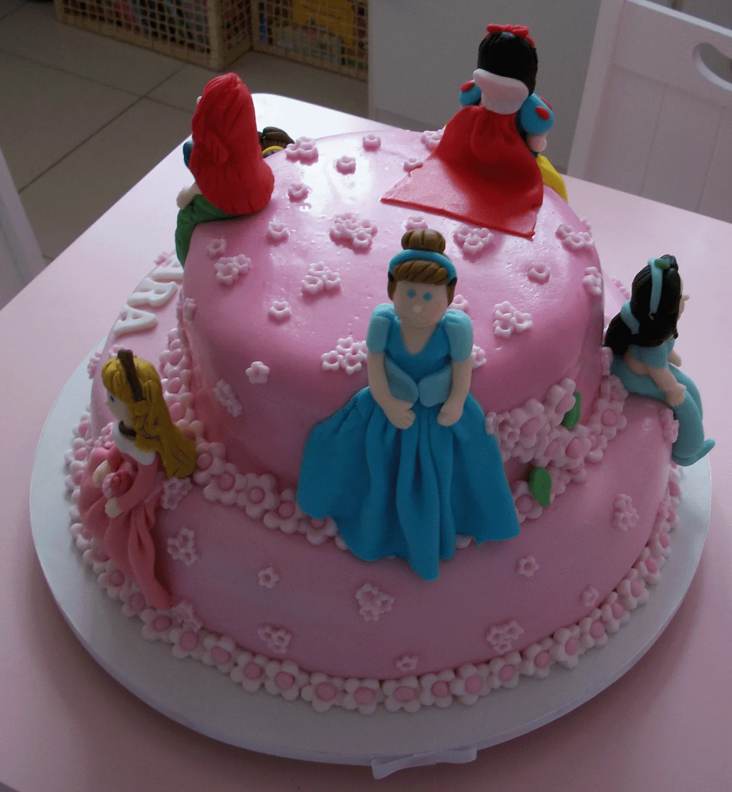 Fondant Patisserie: Bolo Princesas Disney