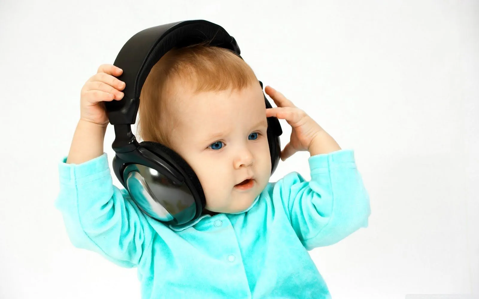 fondo bebe escuando musica wallpaper baby listen music ...