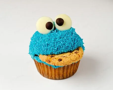 We made some cupcakes shaped like cookie monsters after seeing this on ...