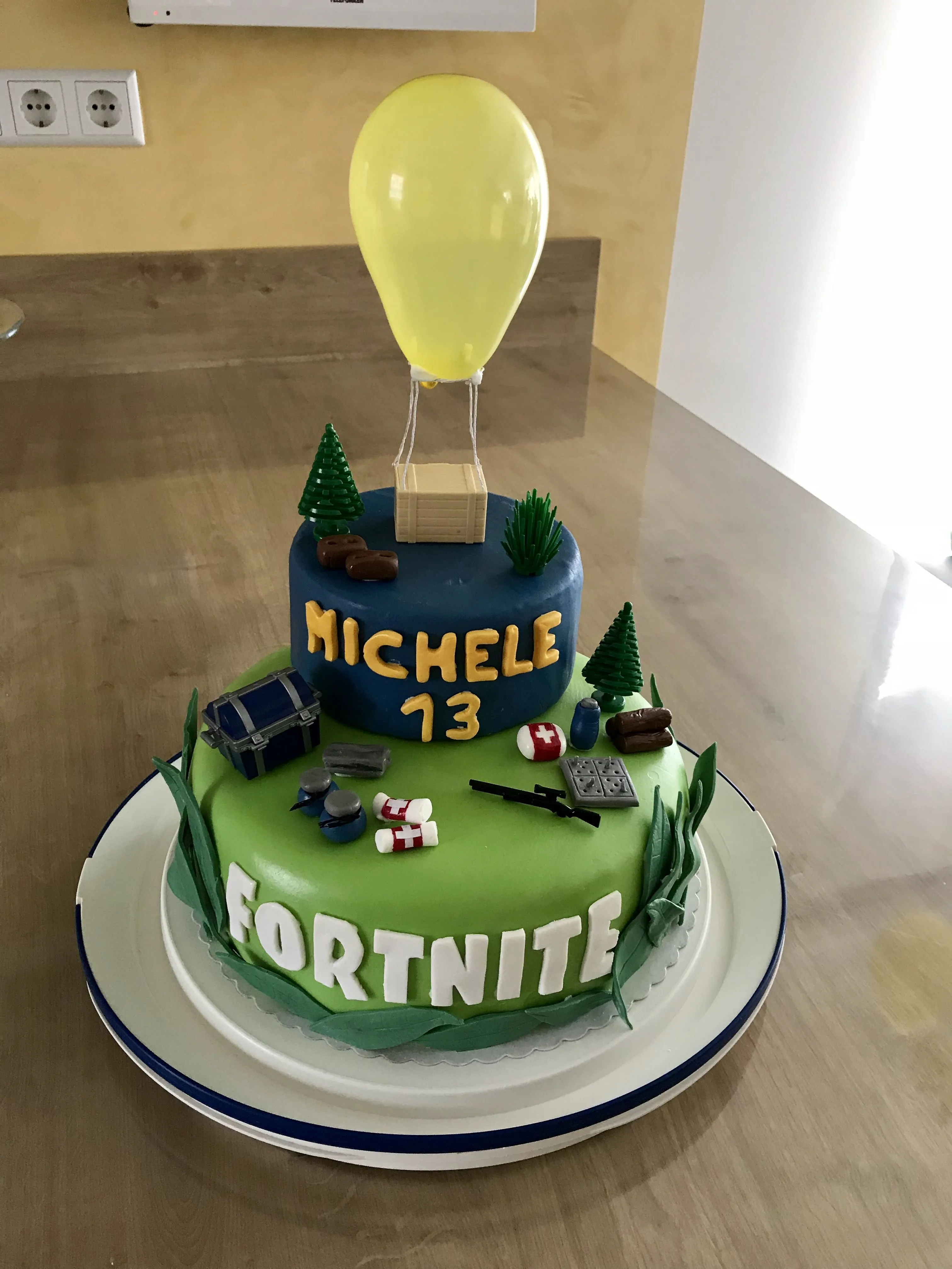 Fortnite Cake Torte Fondant | Cakes | Tarta de cumpleaños ...