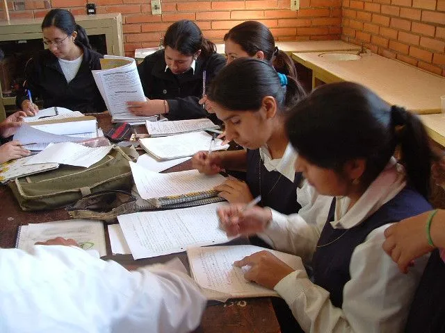 FOTO ALUMNOS ESTUDIANDO | Flickr - Photo Sharing!