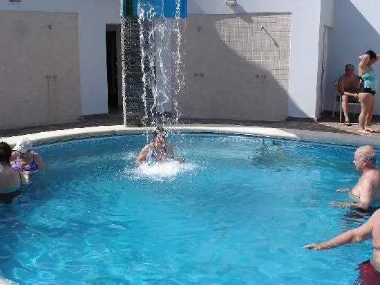 Foto de Hotel City, Termas del Río Hondo: Pileta termal con ...