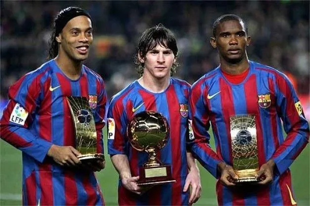 Foto - Ronaldinho lionel messi y samuel eto o barca 05 06