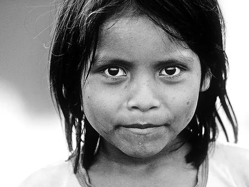 Foto rostro niña blanco y negro | clase plataformas web