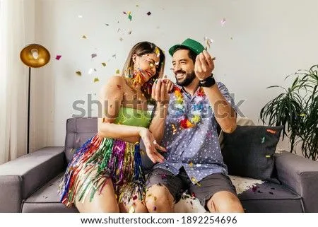 Foto stock - carnaval · confeti · blanco · fondo · parte · verde ...