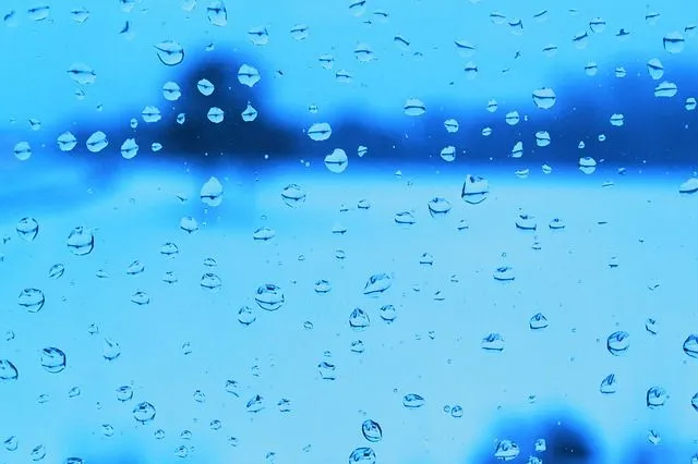 Fotografía azul claro de gotas sobre la ventana | Imagenes Sin ...