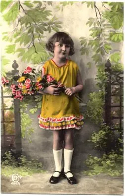 Fotografía coloreada de una niña con un ramo de flores