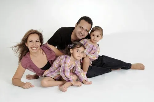 Fotos familiares de estudio - Imagui