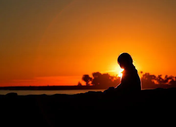 las fotos mas alucinantes: silueta de mujer al atardecer