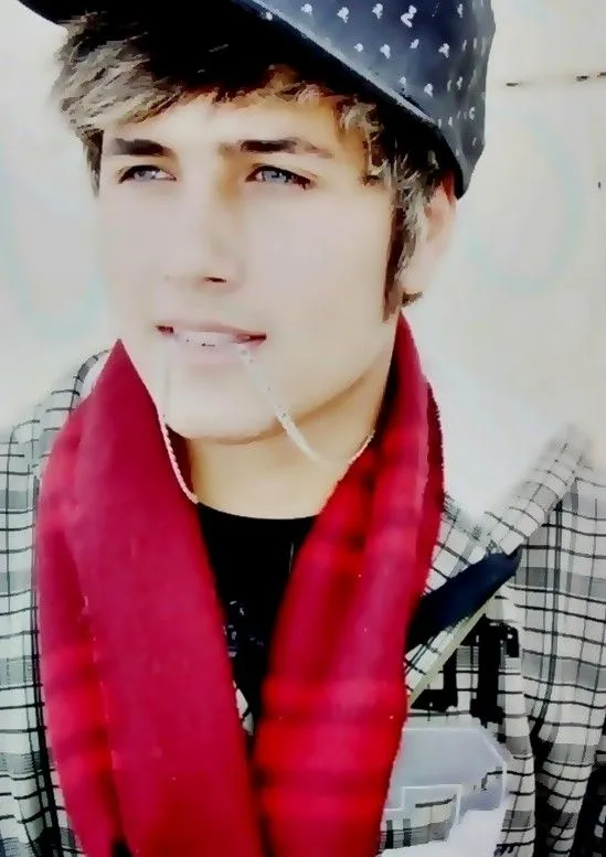 Fotos de garotos lindos com olho azul - Imagui