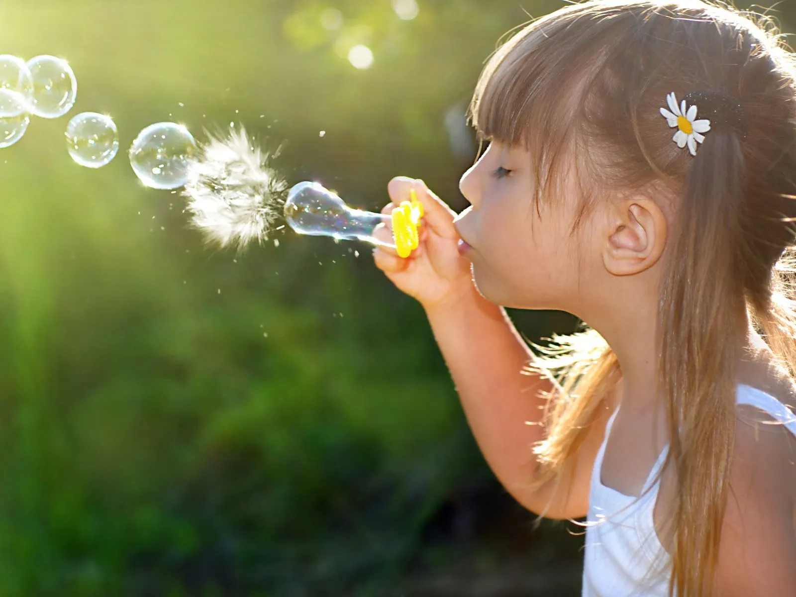 Fotos de una linda niña jugando con burbujas ~ Mejores Fotos del ...