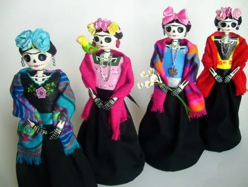 Frida Kahlo Catrinas de papel mache. - a photo on Flickriver