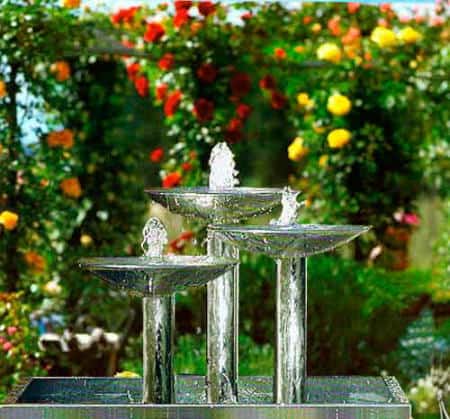 Fuentes de agua de pared para el jardín :: VisitaCasas.com