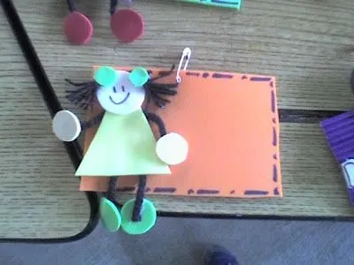 Gafetes para niños de fomi - Imagui