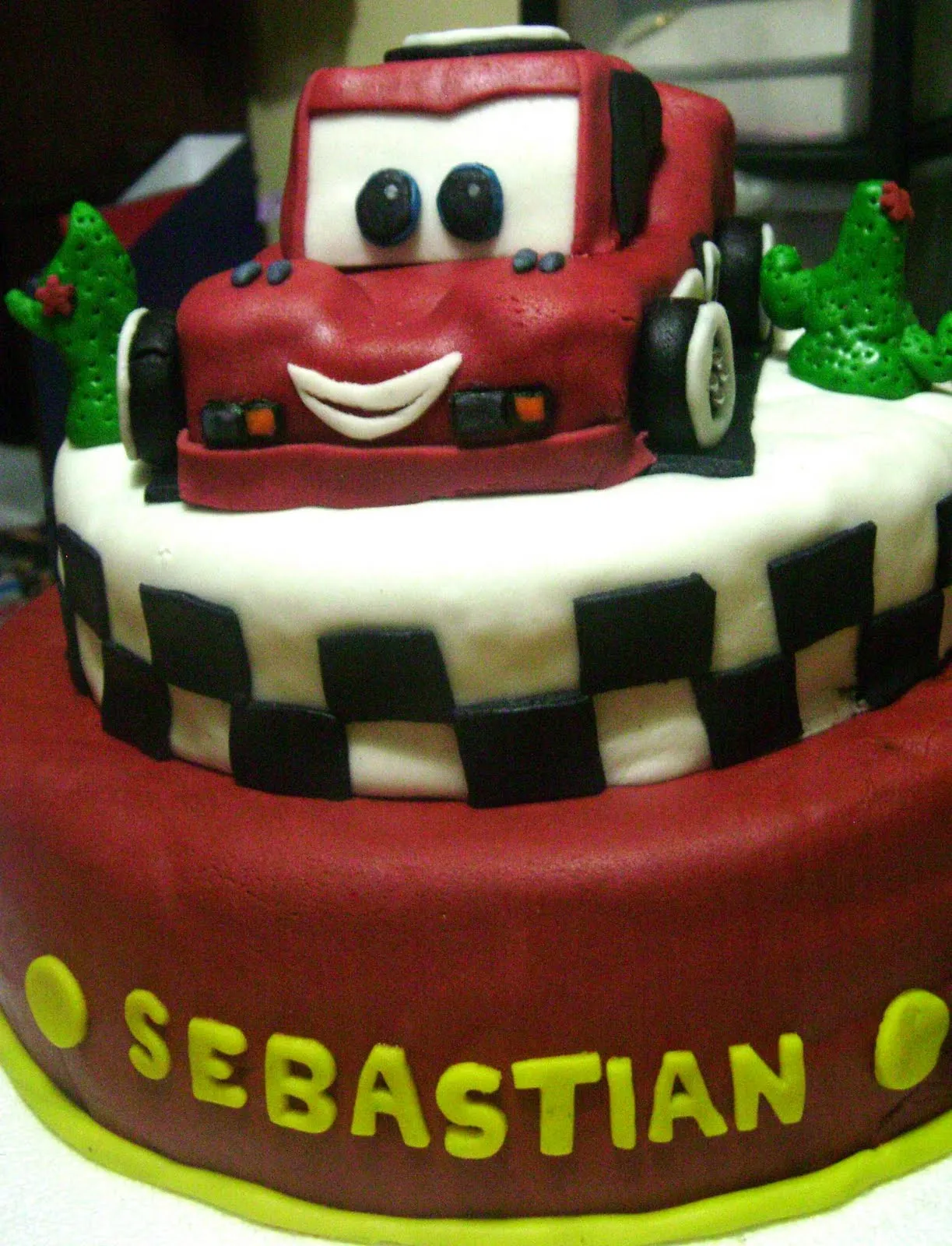 GANACHE PASTELERÍA CREATIVA: TORTA DE CARS
