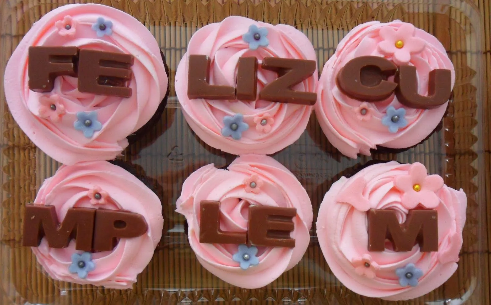 Gata´s Cupcakes: Feliz Cumpleaños