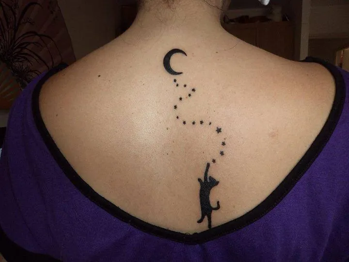 Gato llegando a la Luna con camino de Estrellas - Tatuajes para ...