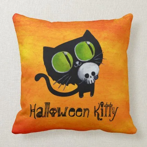 Gato negro de Halloween con el cráneo Cojines de Zazzle.