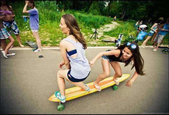 Girls on Skates (22 pics) - Izismile.