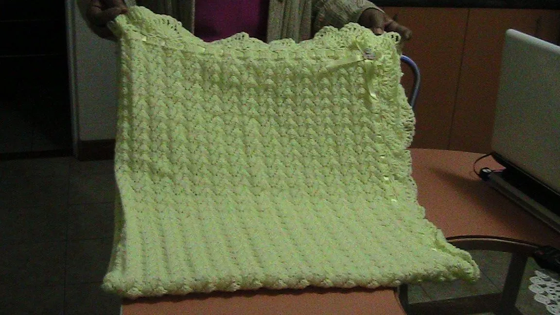 Gloria Teje: Utilizando los palillos y el crochet