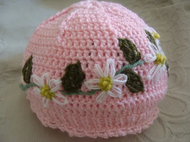  ... gorro para bebe o nina tejido a crochet y palillo bordado en lana