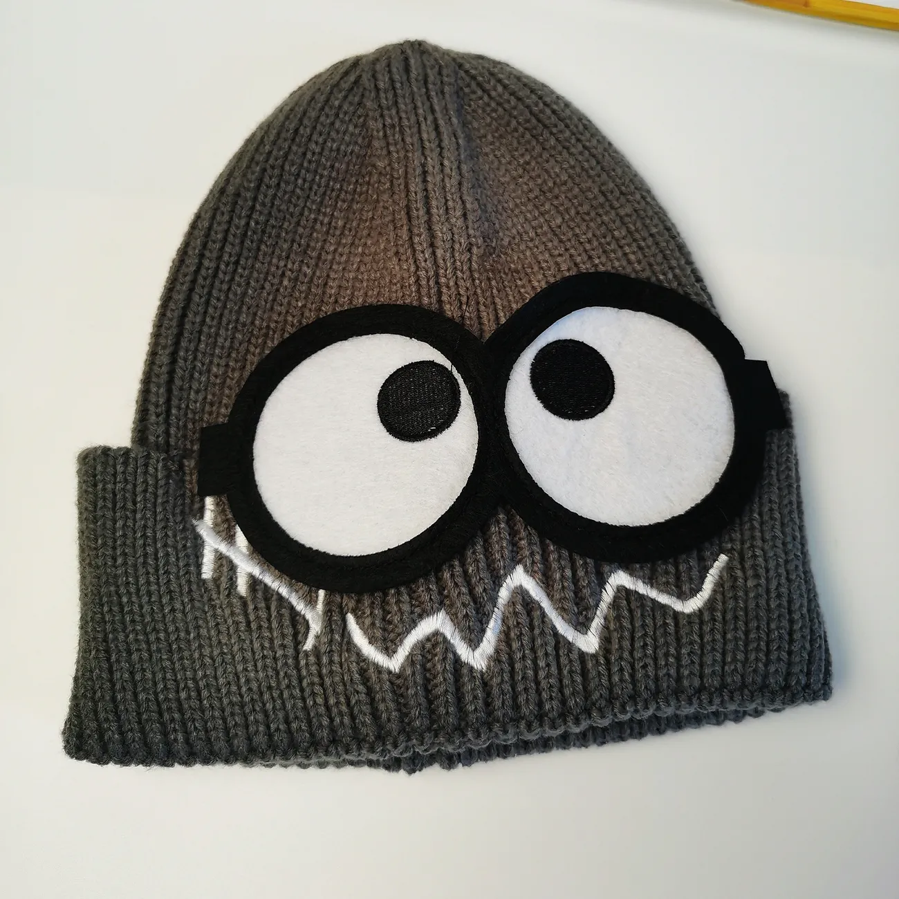 Gorro De Lana Grueso Con Ojos Grandes De Robot Para Niños, Gorro Cálido  Bonito De Dibujos Animados Para Otoño E Invierno, 1 Ud. - Moda Infantil -  Temu Mexico