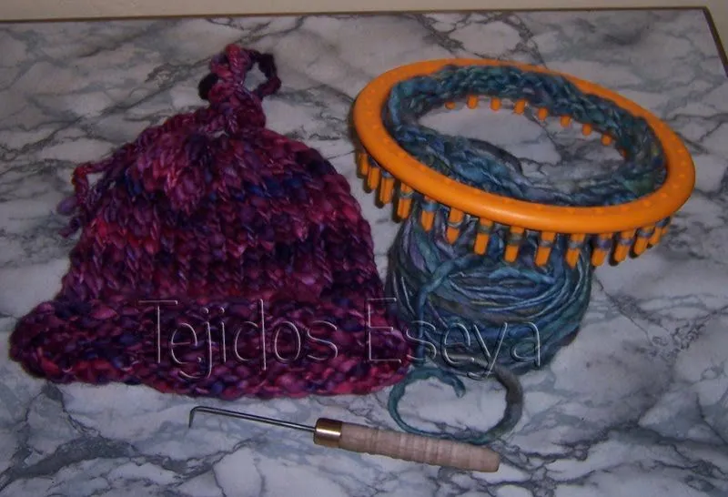 Gorro en telar redondo - Imagui