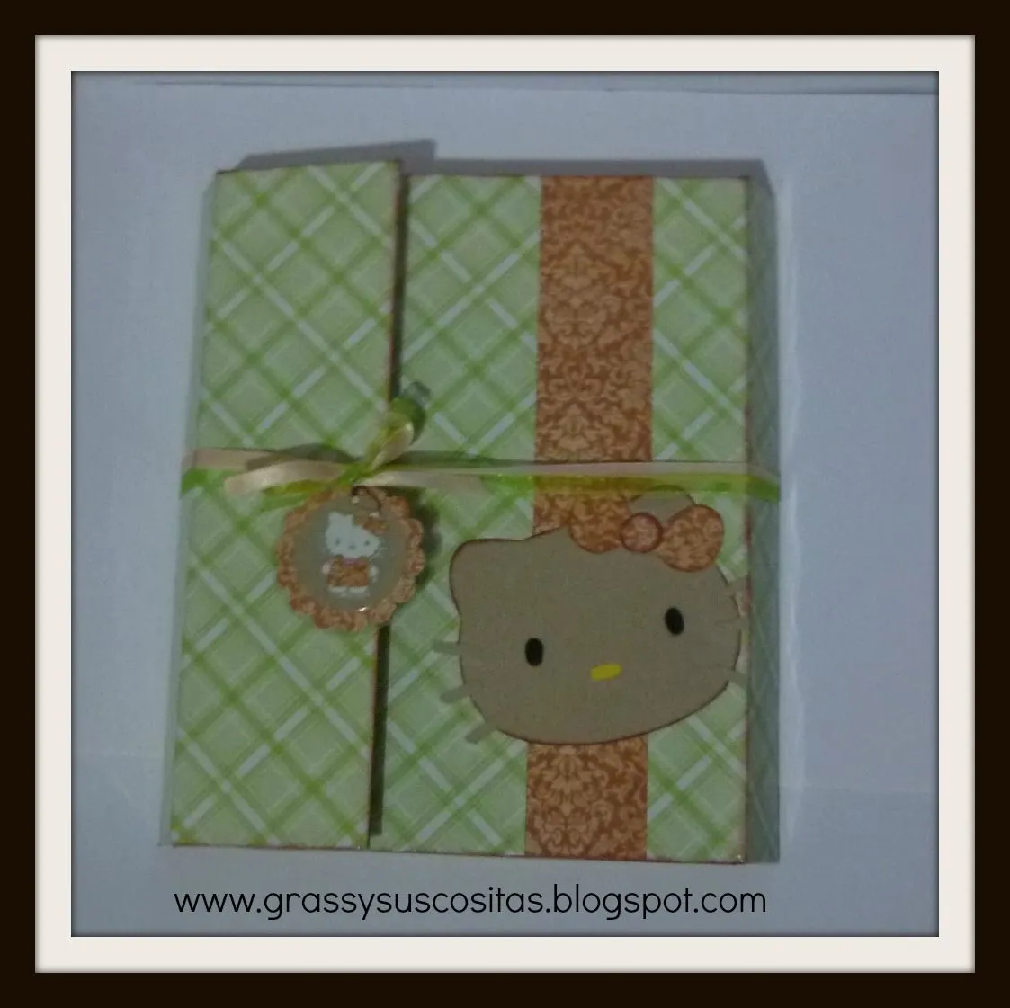 grassysuscositas: Folder con libreta con Hello Kitty!