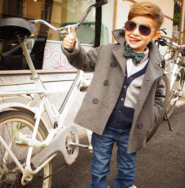 Grupo de niños fashionistas que visten mejor que tu y que yo