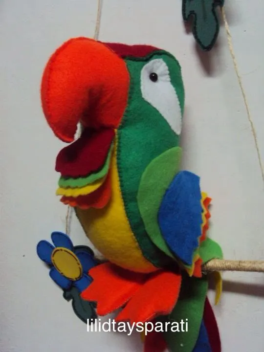 Guacamaya de fieltro | Lili Detalles para Ti | Pinterest