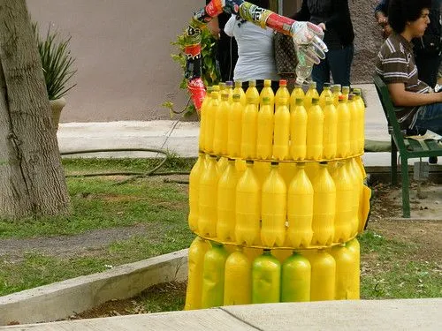 Guard of a living planet: Contenedores de basura reciclados, que ...