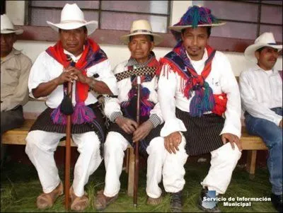 Guatemala, tierra de cultura, tradición y tamales.: Trajes Típicos ...