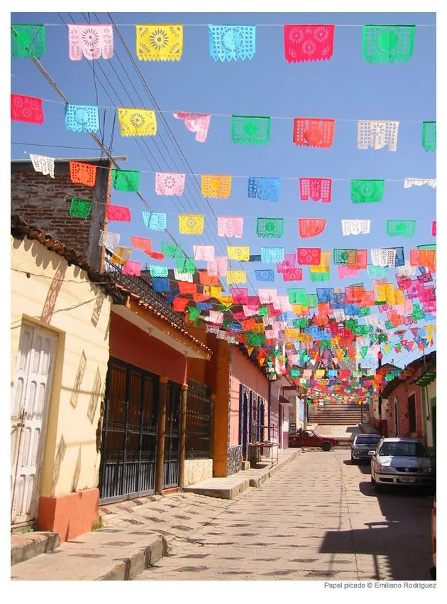 COMO HACER UNA GUIRNALDA DE COLORES-también llamada papel picado