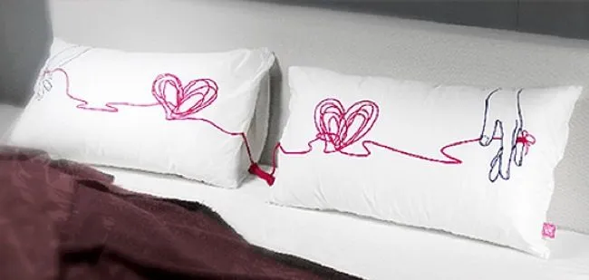 HOY HABLAMOS DE...: Almohadas románticas...