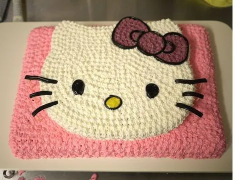 Cómo hacer una tarta de Hello Kitty paso a paso