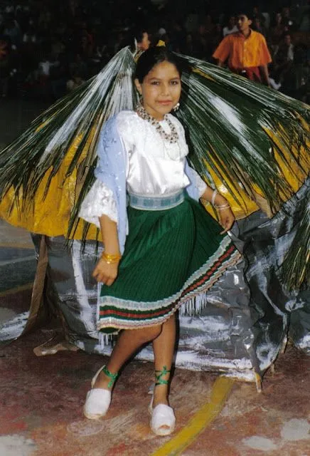 Fachalina: Traje Típico del Ecuador