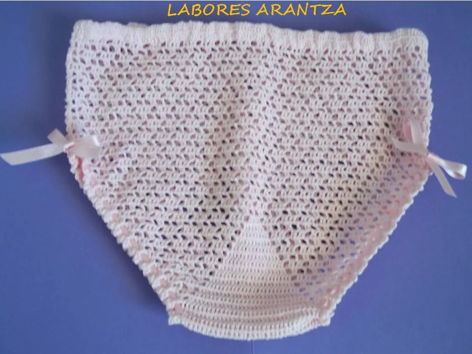 Handmade by Arantza Rivas: Braguitas o cubrepañales y camisetas