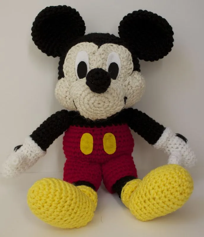 Handmade by Meg K: Crocheted Mickey Mouse [Pattern Review]