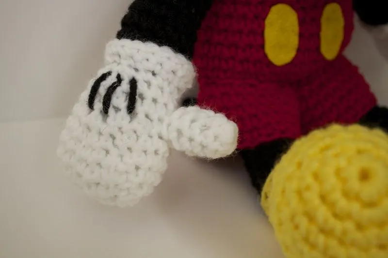 Handmade by Meg K: Crocheted Mickey Mouse [Pattern Review]