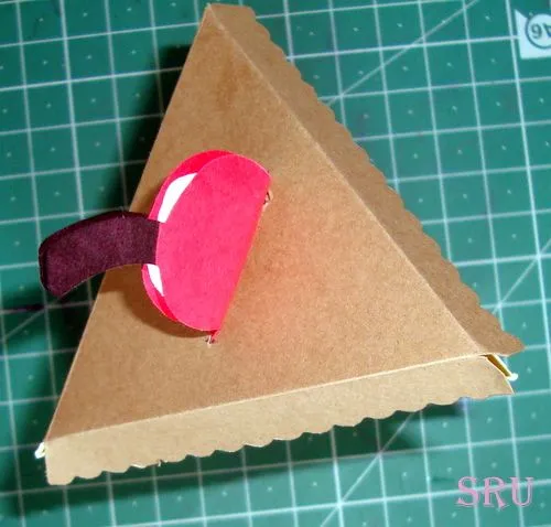 Have fun scraping: Caja Triangular de Norma Isabel