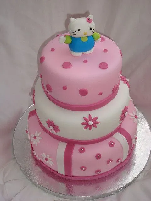 Hello Kitty Fondant cake by Bella'scake, via Flickr | Hello Kitty ...