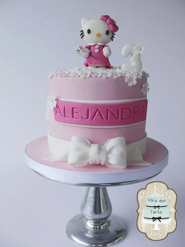 HELLO KITTY Fondant Cake on Pinterest | 99 Pins