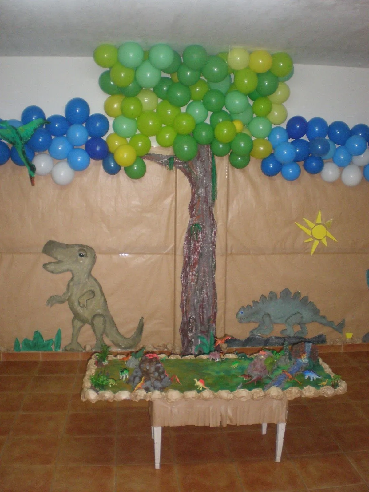 El hobby de Lola: Decoración de Dinosaurios Samuel 5 años